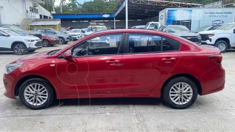 Kia Rio Sedan LX Aut usado (2020) color Rojo financiado en mensualidades(enganche $57,120 mensualidades desde $6,511)