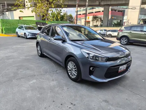Kia Rio Sedan EX usado (2018) color Gris precio $205,000