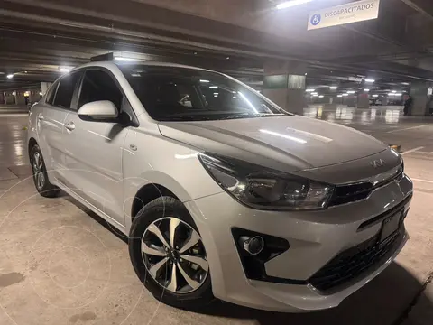 Kia Rio Sedan LX Aut usado (2023) color plateado precio $289,900