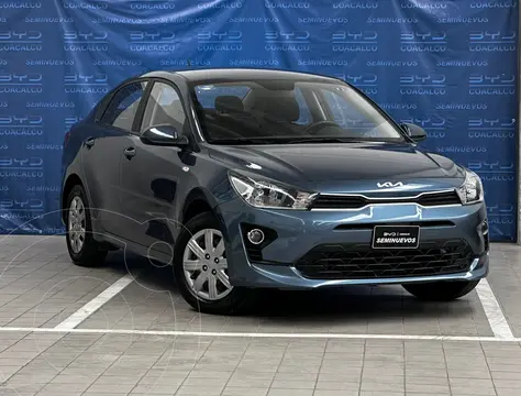 Kia Rio Sedan L usado (2023) color Azul precio $249,800