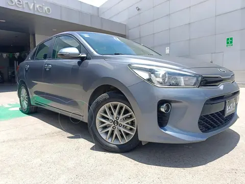 foto Kia Rio Sedán EX Aut usado (2018) color Gris precio $245,000