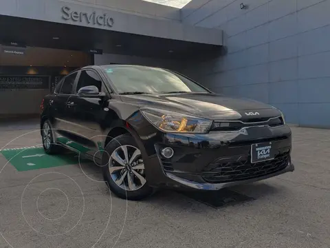 Kia Rio Sedan LX Aut usado (2023) color Negro financiado en mensualidades(enganche $65,892 mensualidades desde $7,582)