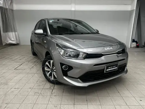 Kia Rio Sedan LX Aut usado (2022) color Gris precio $269,800