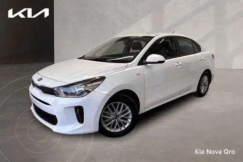 Kia Rio Sedan LX usado (2020) color Blanco precio $235,000