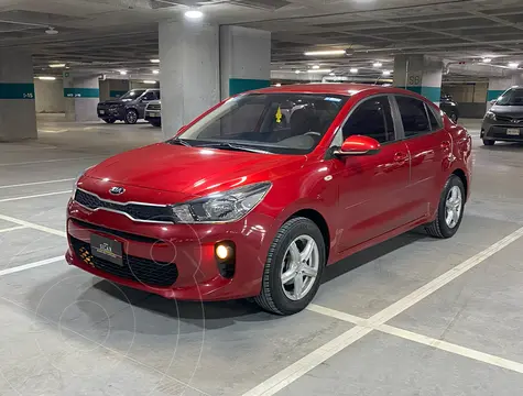 Kia Rio Sedan LX Aut usado (2019) color Rojo financiado en mensualidades(enganche $58,588 mensualidades desde $4,517)