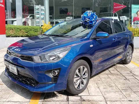 Kia Rio Sedan LX Aut usado (2023) color Azul Electrico precio $305,000