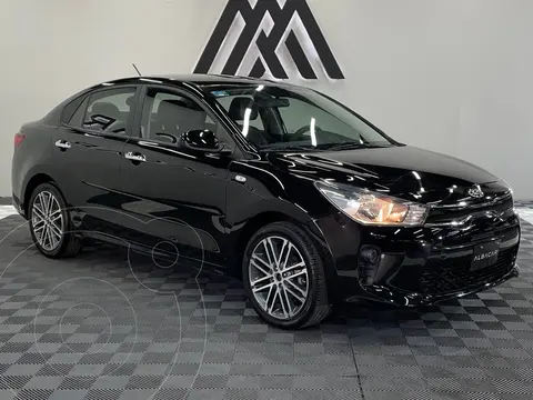 Kia Rio Sedan EX Aut usado (2020) color Negro precio $258,999