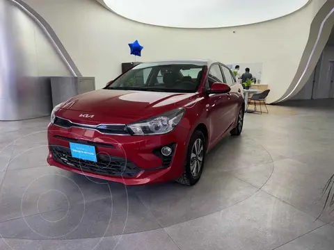 Kia Rio Sedan LX usado (2023) color Rojo financiado en mensualidades(enganche $60,480 mensualidades desde $6,420)