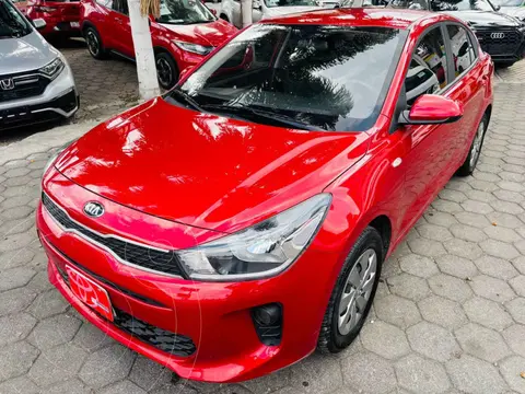 Kia Rio Sedan L usado (2020) color Rojo financiado en mensualidades(enganche $52,944 mensualidades desde $4,703)