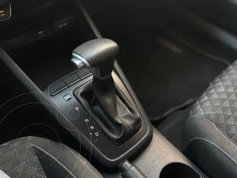 Kia Rio Sedan LX Aut usado (2023) color Blanco precio $250,000