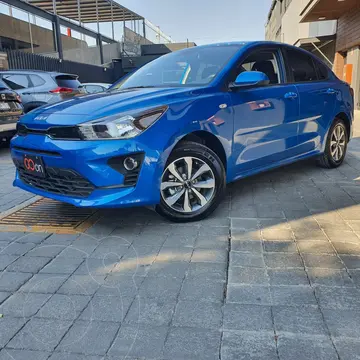foto Kia Rio Sedán LX Aut usado (2023) color Azul precio $310,000