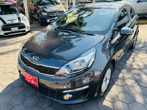 Kia Rio Sedan EX usado (2017) color Gris precio $177,000