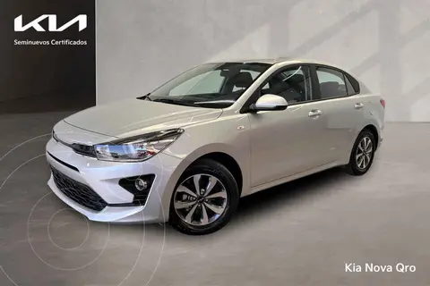 Kia Rio Sedan LX Aut usado (2023) color Plata precio $318,000