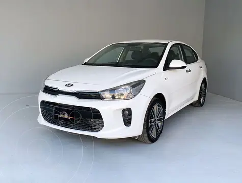 Kia Rio Sedan EX Aut usado (2019) color Blanco precio $209,000
