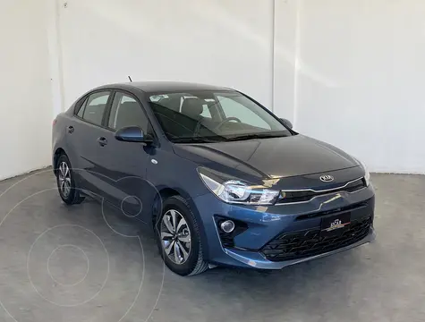 Kia Rio Sedan LX usado (2018) color Azul financiado en mensualidades(enganche $58,856 mensualidades desde $4,538)