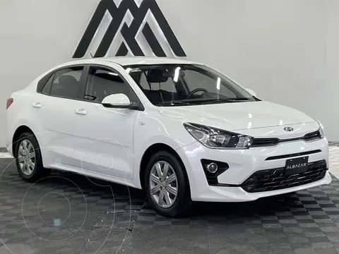 Kia Rio Sedan EX Aut usado (2021) color Blanco precio $209,999
