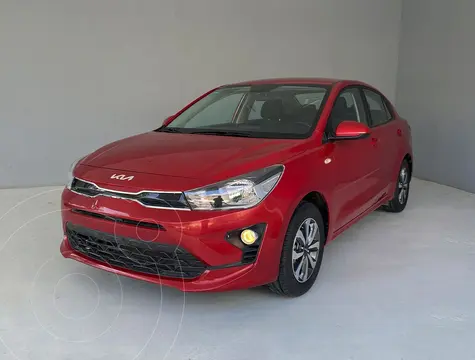 Kia Rio Sedan LX Aut usado (2022) color Rojo precio $249,000