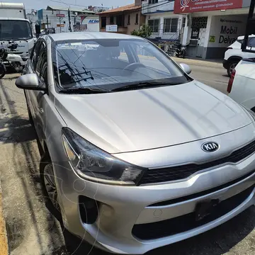 Kia Rio Sedan LX Aut usado (2020) color Plata precio $209,000