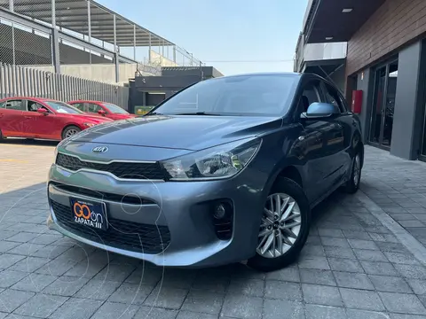 Kia Rio Sedan LX usado (2018) color Gris precio $215,000