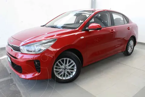 foto Kia Rio Sedán LX Aut usado (2020) color Rojo precio $290,000