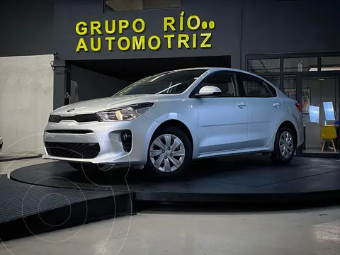 Kia Rio Sedan EX usado (2019) color Gris precio $229,000