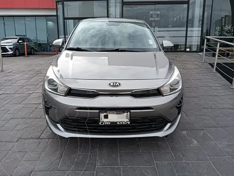 Kia Rio Sedan S Pack usado (2021) color Gris precio $275,000