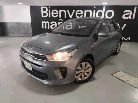Kia Rio Sedan LX Aut usado (2020) color Gris financiado en mensualidades(enganche $40,700 mensualidades desde $4,711)