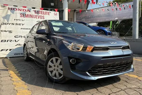 Kia Rio Sedan L  Aut usado (2023) color Azul precio $226,900