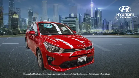 Kia Rio Sedan L  Aut usado (2023) color Rojo precio $219,900
