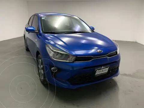 foto Kia Rio Sedán LX usado (2021) color Azul precio $285,000