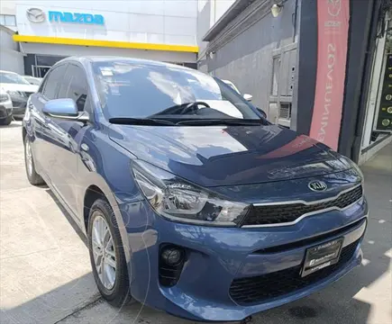 Kia Rio Sedan LX Aut usado (2018) color Azul financiado en mensualidades(enganche $48,600 mensualidades desde $5,614)