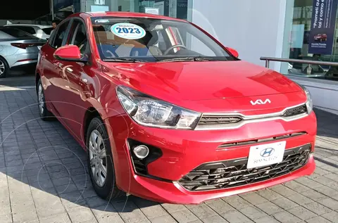 Kia Rio Sedan L  Aut usado (2023) color Rojo financiado en mensualidades(enganche $96,098 mensualidades desde $4,043)