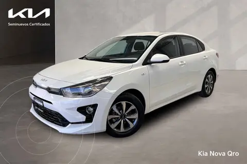 Kia Rio Sedan LX usado (2023) color Blanco precio $310,000