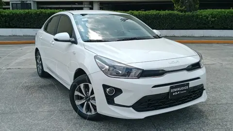 Kia Rio Sedan LX usado (2023) color Blanco precio $285,000