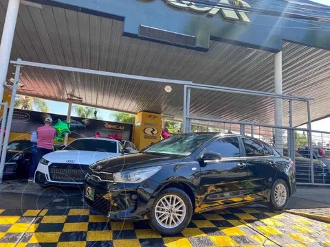 Kia Rio Sedan EX Aut usado (2020) color Negro precio $215,000