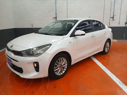 Kia Rio Sedan LX Aut usado (2018) color Blanco precio $200,000