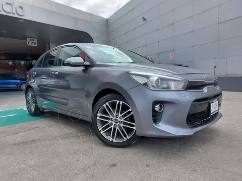 foto Kia Rio Sedán EX Pack Aut usado (2018) color Gris Oscuro precio $235,000