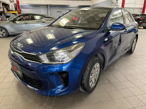 Kia Rio Sedan L Aut usado (2020) color Azul financiado en mensualidades(enganche $59,950 mensualidades desde $4,584)