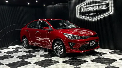 Kia Rio Sedan EX Aut usado (2023) color Rojo financiado en mensualidades(enganche $65,980 mensualidades desde $8,300)