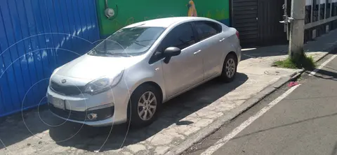 Kia Rio Sedan LX usado (2017) color Gris precio $170,000