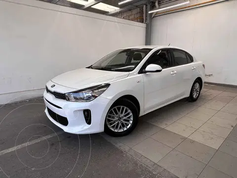 Kia Rio Sedan LX Aut usado (2022) color Blanco precio $263,000
