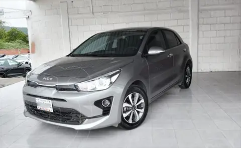 Kia Rio Sedan EX Aut usado (2023) color Gris precio $295,000