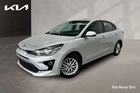 Kia Rio Sedan LX Aut usado (2021) color Plata financiado en mensualidades(enganche $75,755 mensualidades desde $6,503)