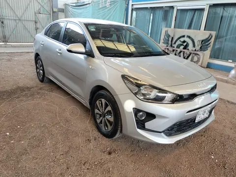 Kia Rio Sedan LX Aut usado (2022) color Plata precio $232,000