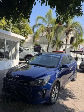 Kia Rio Sedan LX usado (2023) color Azul precio $270,000