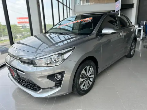 Kia Rio Sedan EX Aut usado (2023) color Gris precio $320,000