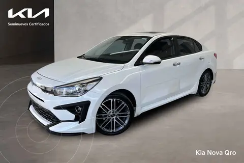 Kia Rio Sedan S Pack usado (2022) color Blanco financiado en mensualidades(enganche $88,562 mensualidades desde $7,603)