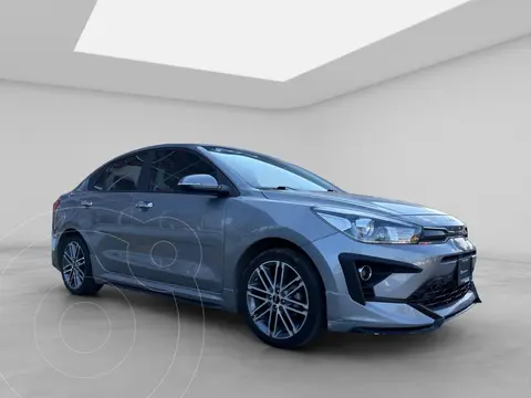 Kia Rio Sedan S Pack usado (2023) color Gris Oscuro financiado en mensualidades(enganche $63,800 mensualidades desde $7,760)