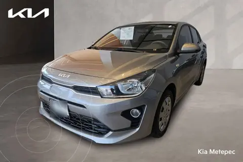 Kia Rio Sedan L  Aut usado (2023) color Gris precio $245,000