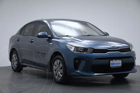 foto Kia Rio Sedán LX usado (2020) color Azul precio $236,000